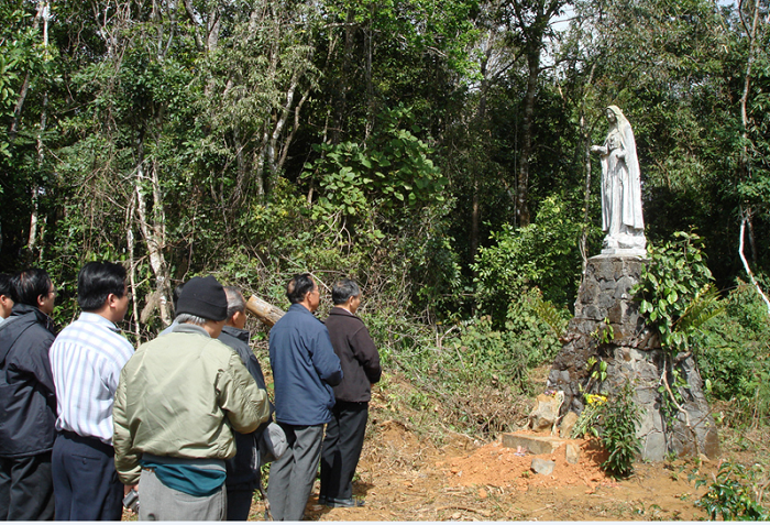 Đức Mẹ Măng Đen