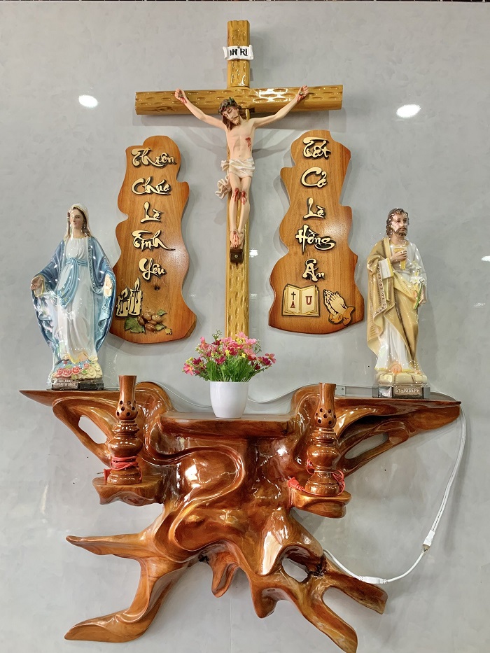 Mẫu bàn thờ công giáo