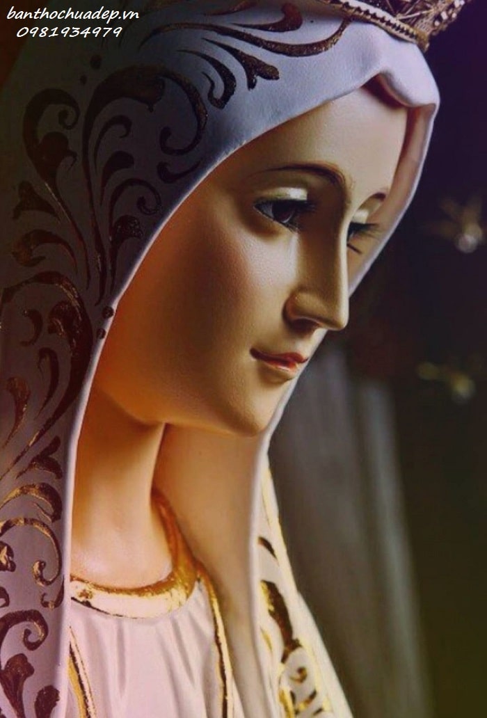 Hình Đức Mẹ Maria với đôi mắt đẹp