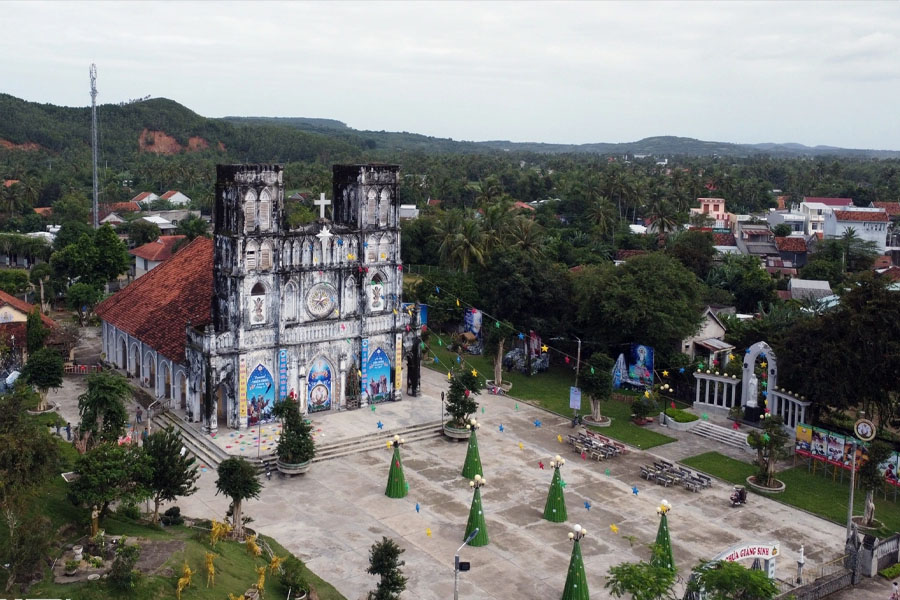 dem-lai-cam-giac-yen-tinh-cho-nguoi-den-vieng-tham